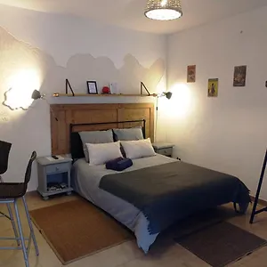 Comme Un Petit Au Coeur Du Vieux Village Appartement